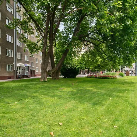Karadzicova 15 Min To The Centre On Foot Bratislava